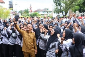 Bupati Bone Lepas Kontingen PGRI Ke PORSENIJAR SulSel 2026, Target Tembus Tiga Besar