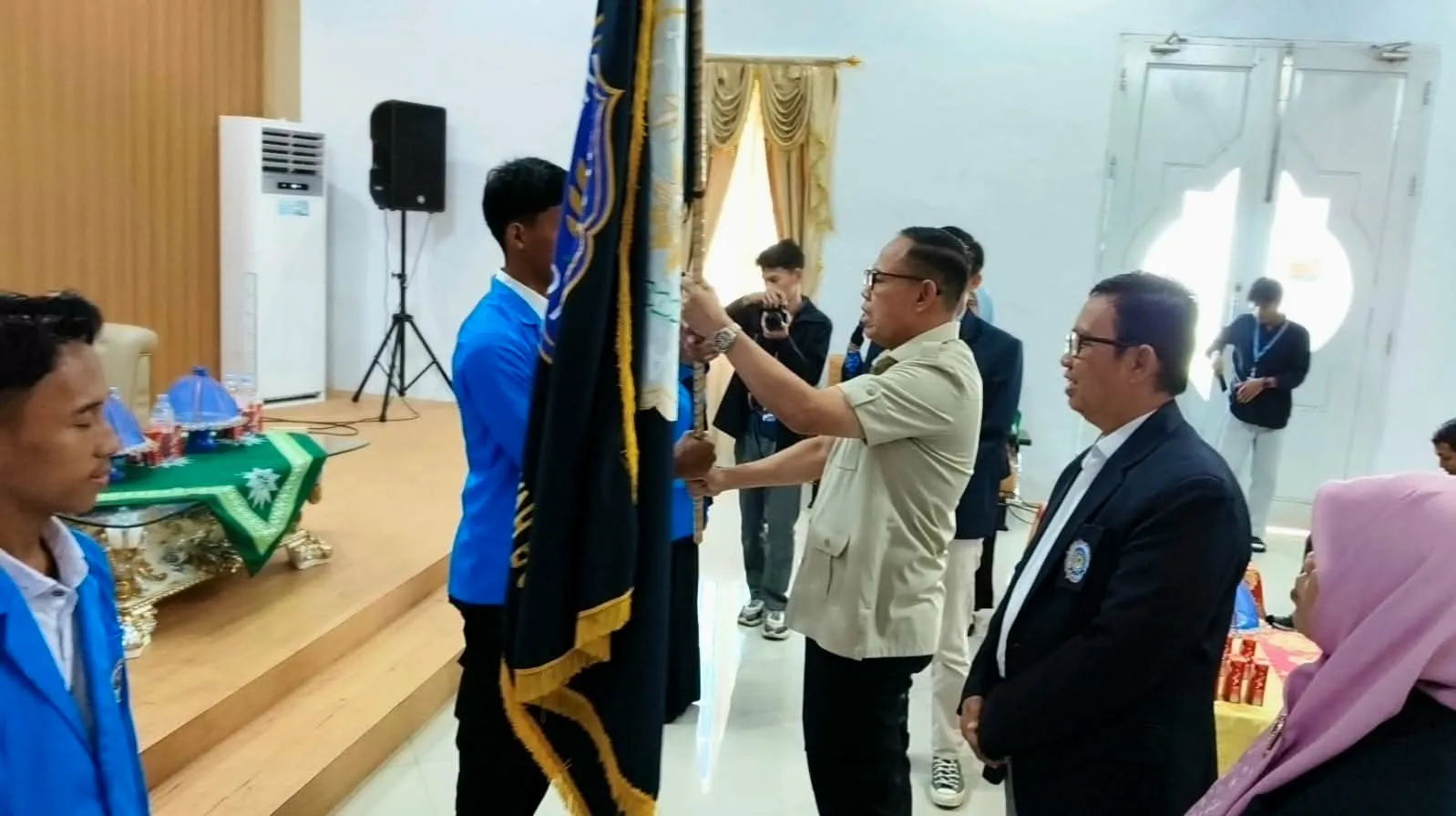 Tingkatkan Daya Saing Global, Wakil Bupati Bone Lepas 20 Mahasiswa UNIM Bone Magang ke Taiwan