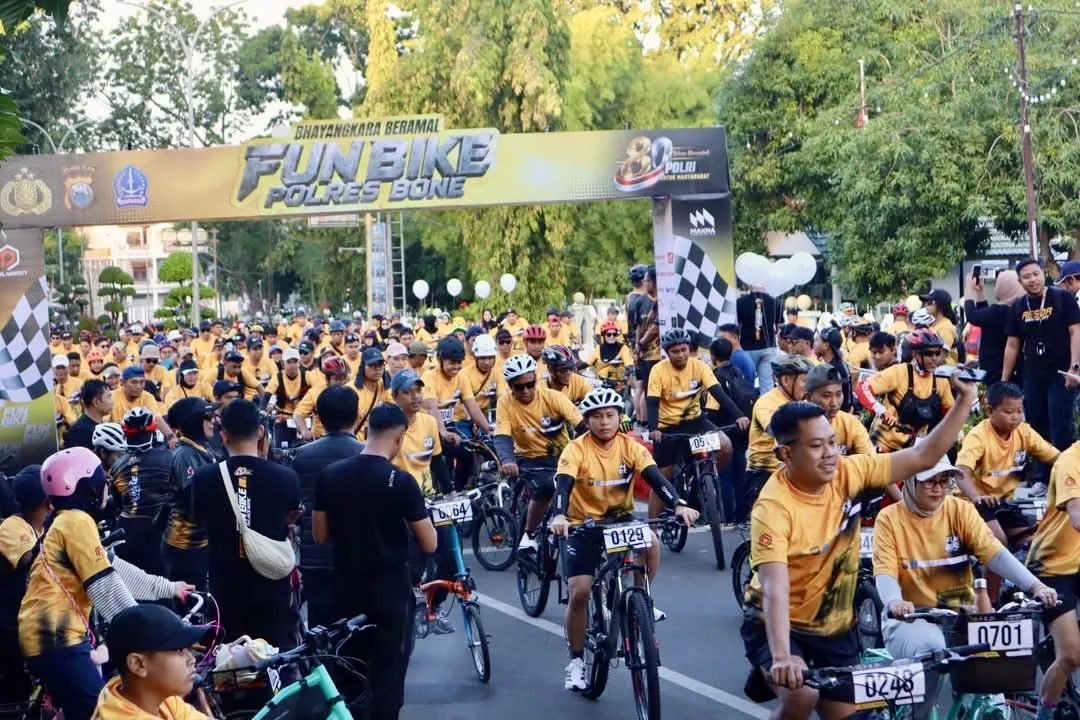 Ribuan Peserta Semarakkan Bhayangkara Beramal Fun Bike Polres Bone dalam Rangka Hari Bhayangkara ke-80