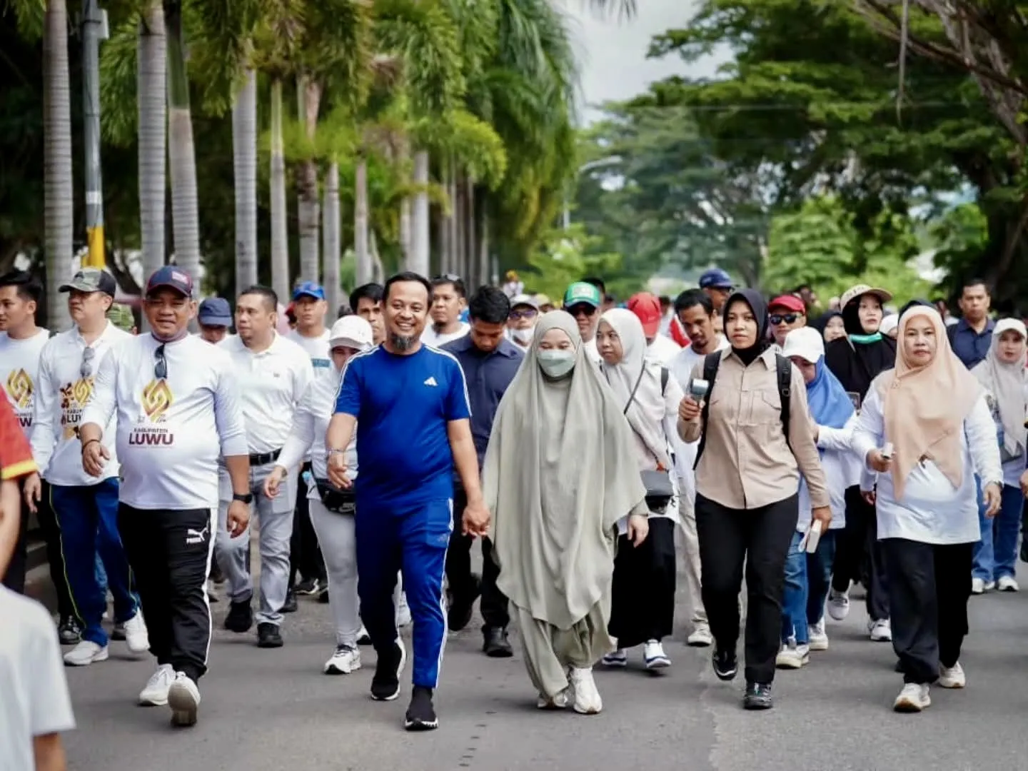 Ribuan Warga Luwu Semarakkan Jalan Sehat Anti Mager di Lapangan Andi Djemma Belopa