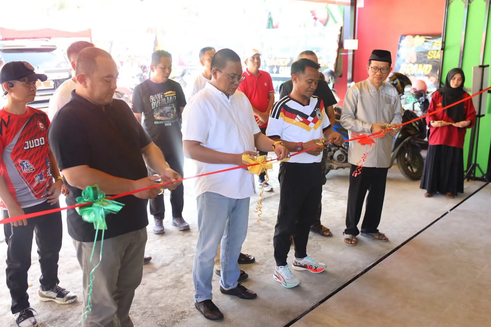 Bupati Andi Asman Sulaiman Resmikan Warkop Azzahrah Cabang ke-22: Bukti Nyata Geliat Ekonomi Bone Kian Melesat