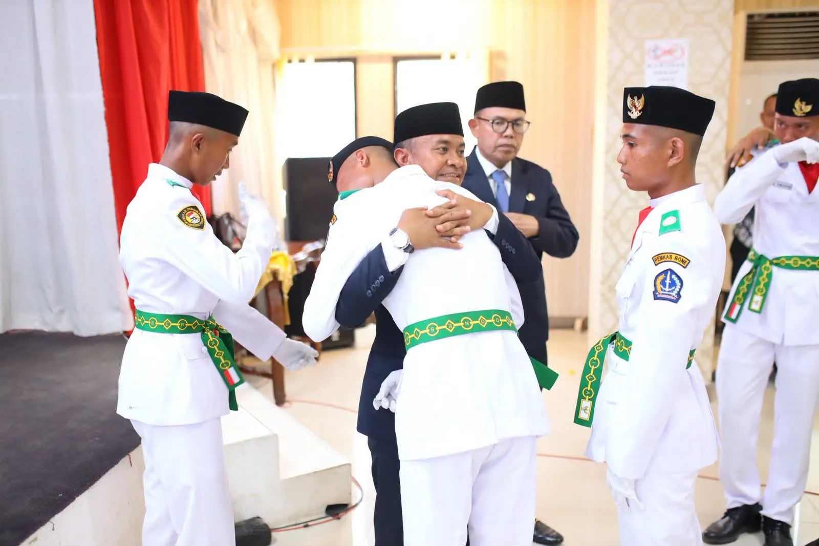 Langkah Awal Menuju Sang Saka Merah Putih: Bupati Bone Kukuhkan Calon Paskibra 2026