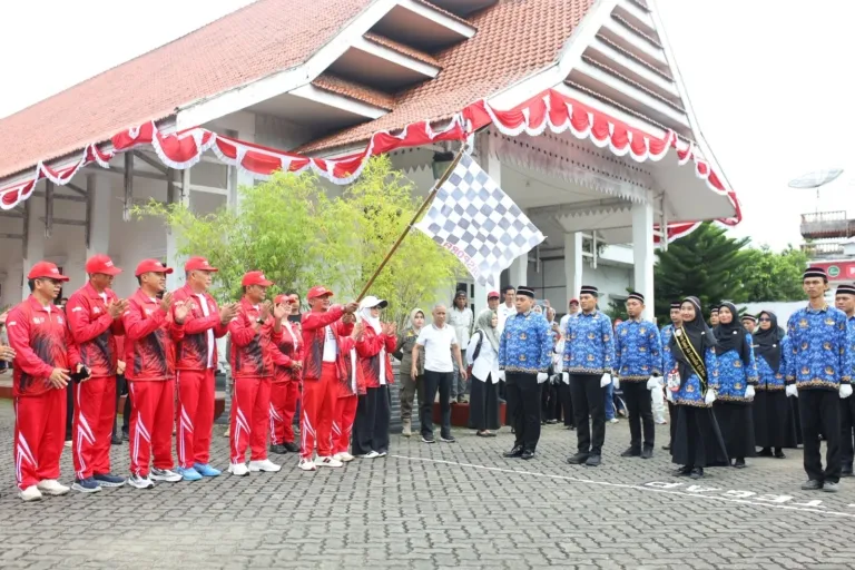 Sejarah Baru di Bone! Bupati Andi Asman Inisiasi Gerak Jalan Indah HUT ke-81 RI, Kadis hingga Camat Turun Langsung Jadi Peserta