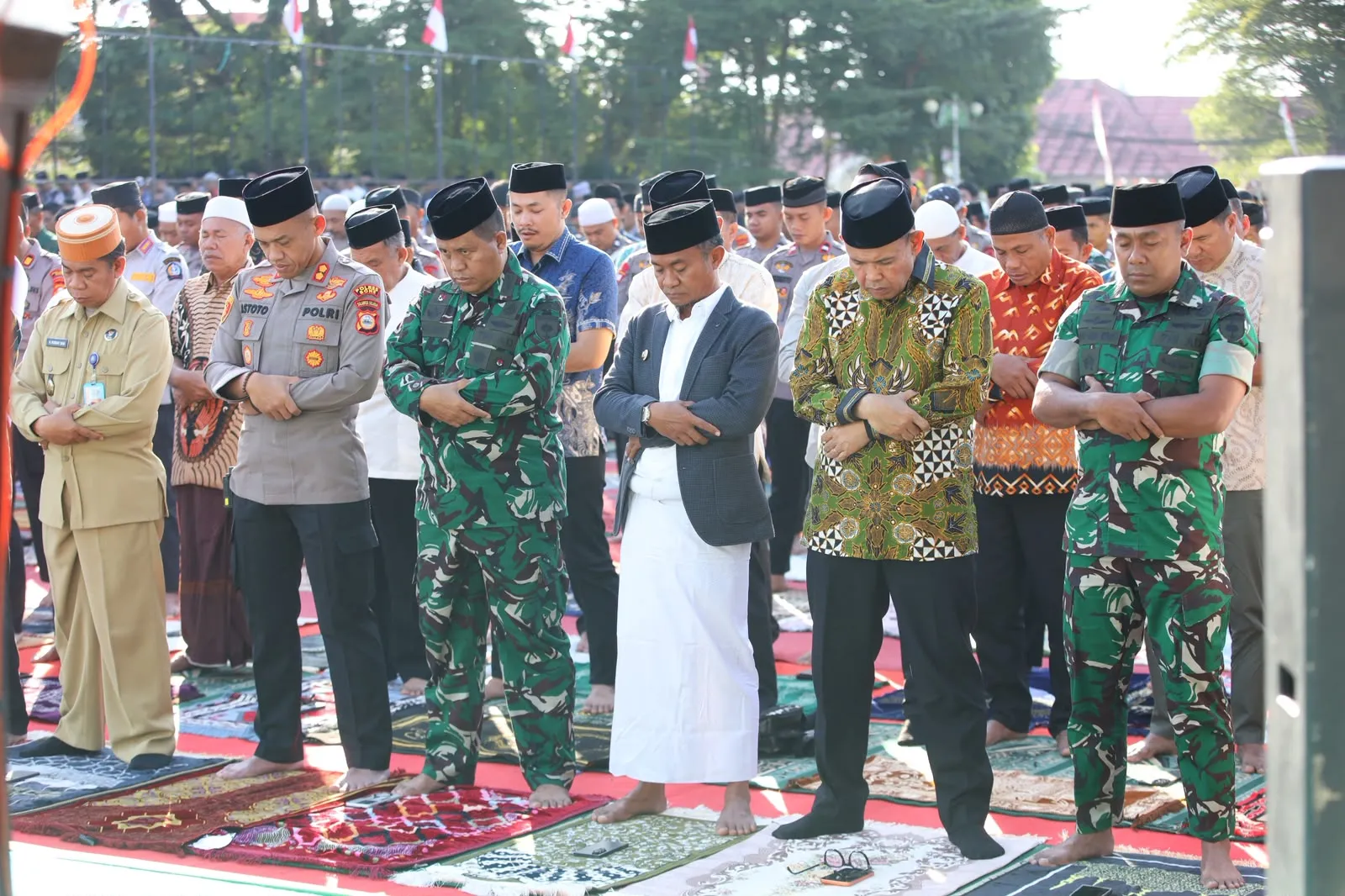 Darurat Air, Ribuan Warga Bone Tumpah Ruah di Lapangan Merdeka Gelar Salat Istisqa Bersama Bupati