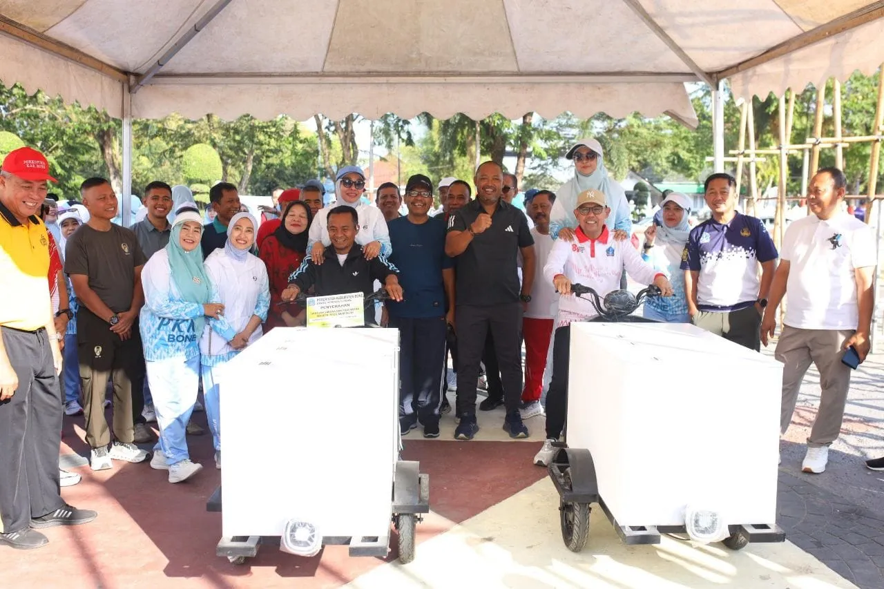 Cetak Ribuan Pengusaha Baru! Bupati Bone Serahkan Bantuan Mesin ke 69 IKM, Targetkan Lonjakan hingga Ribuan Unit Usaha