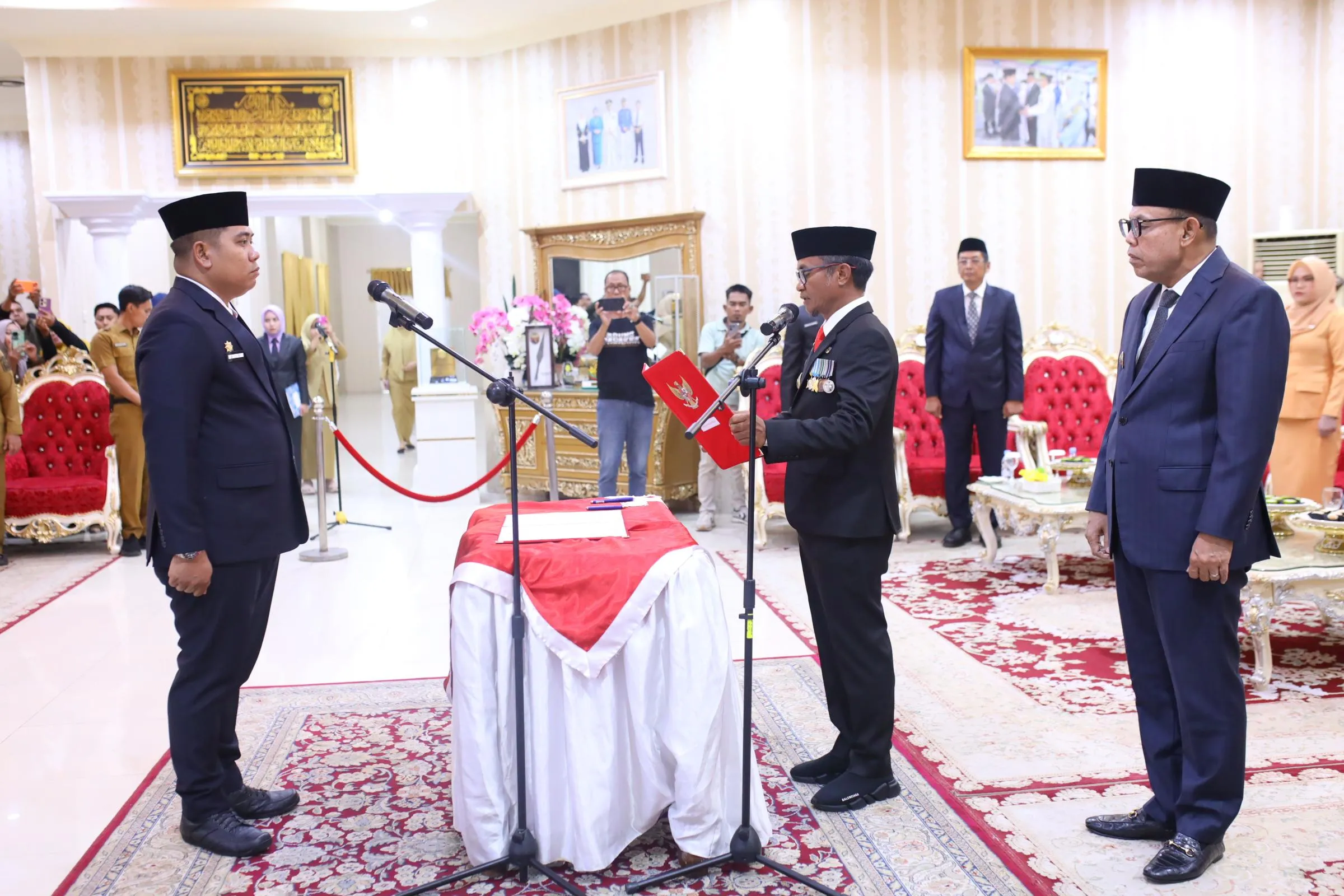 Karier Cemerlang Birokrat Muda (35): Bupati Bone Resmi Lantik Edy Saputra Syam sebagai Pj Sekda, Termuda Se Indonesia