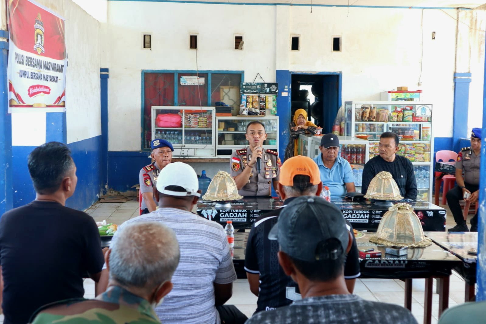Sambangi TPI Lonrae, Kapolres Bone Serap Aspirasi Nelayan Lewat Program ‘Polisi Bersama Masyarakat’