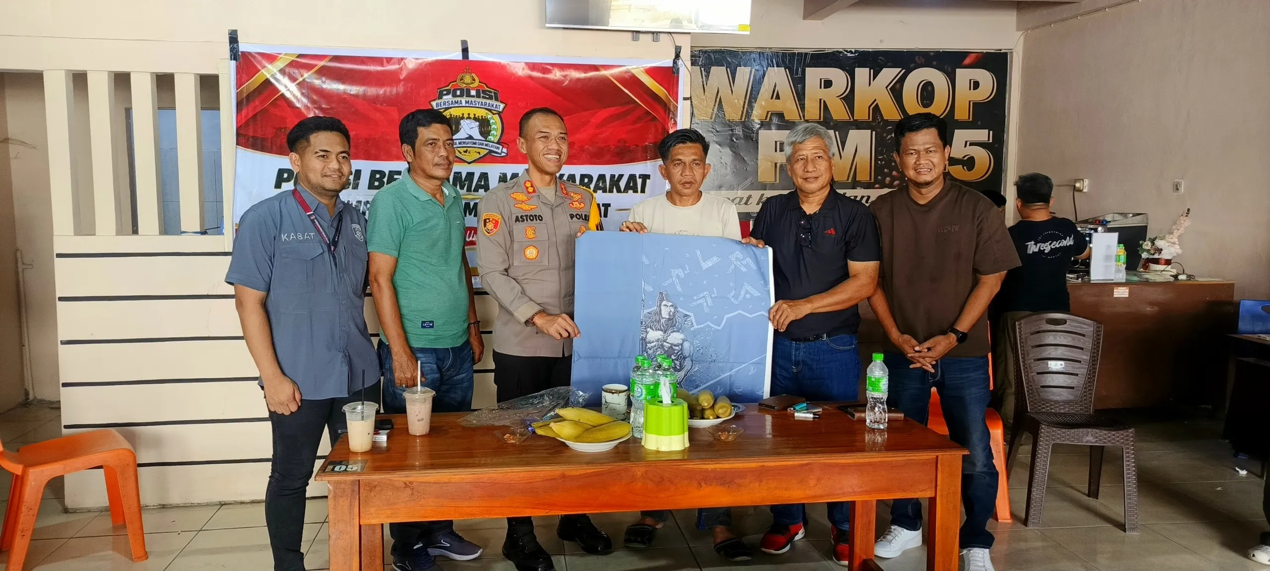 Wujud Nyata Polri Hadir di Tengah Masyarakat: Kapolres Bone Turun Langsung Serap Aspirasi Warga Lewat Program “Polisi Peduli Pengangguran”