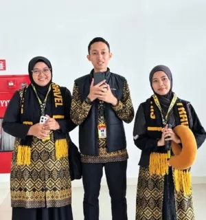 Wujud Nyata Apresiasi Pengabdian, Bupati Bone Berangkatkan Tiga Pegawai Teladan ke Tanah Suci